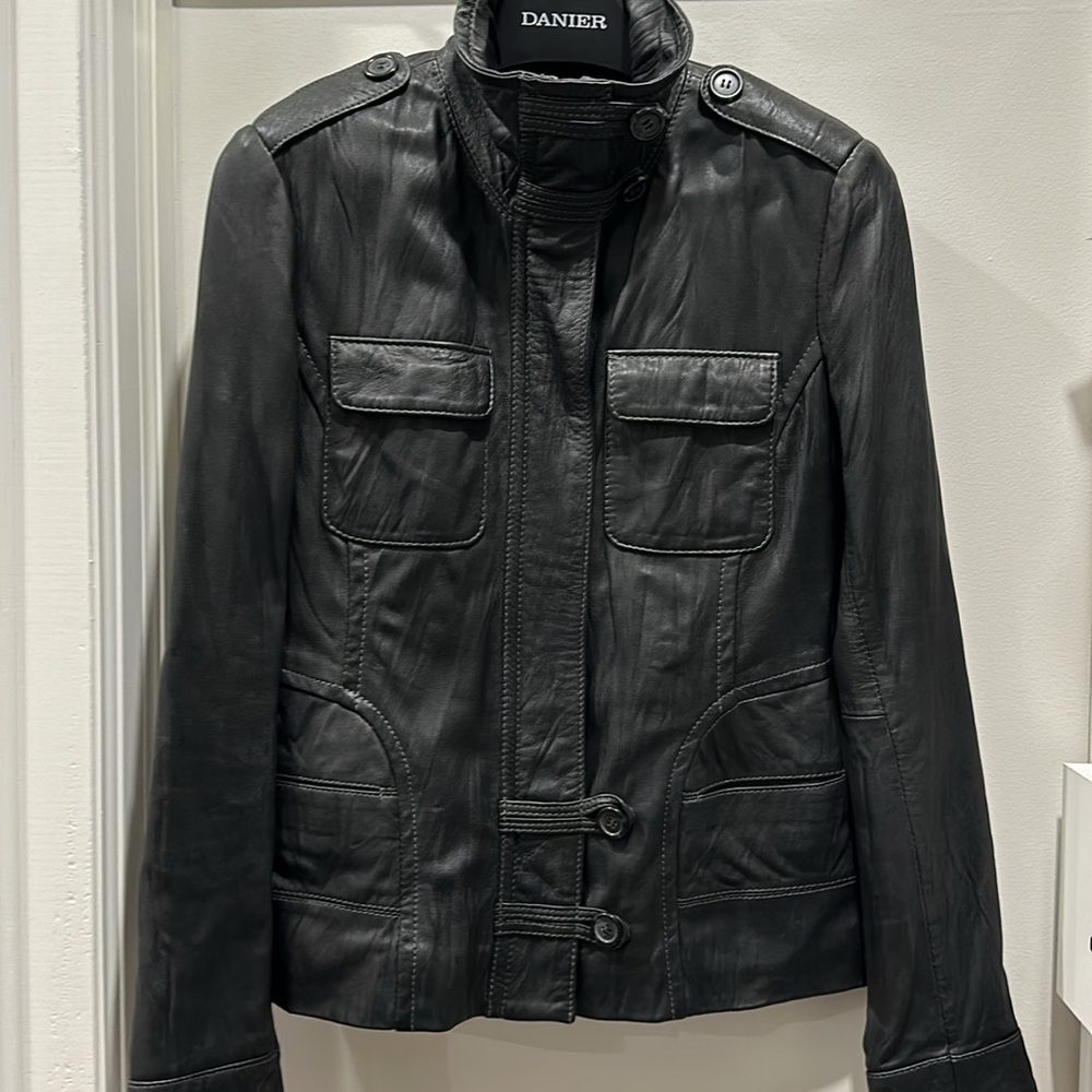 Soft, black leather jacket with zipper and button feature - Picture 5 of 7